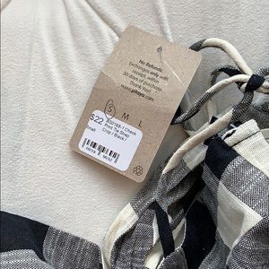 Blue Blush Tops - Black and white plaid cropped top. Blue Blush Tops - Black and white plaid cropped top.
